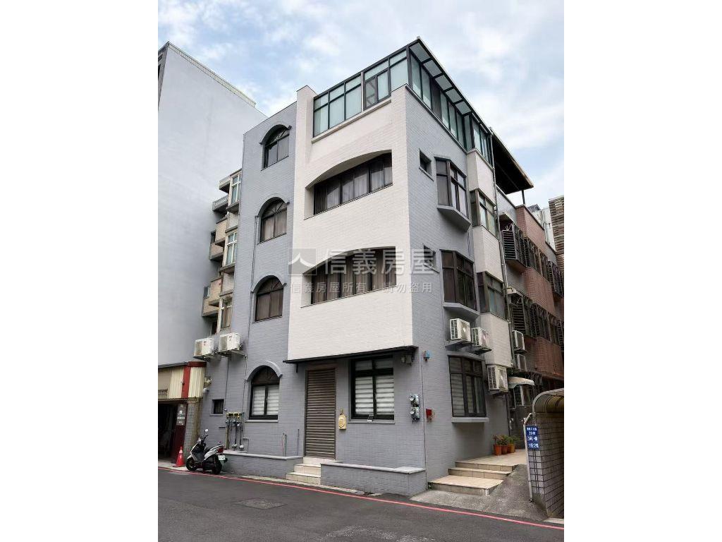縣政特區臨路美裝潢大透天房屋室內格局與周邊環境