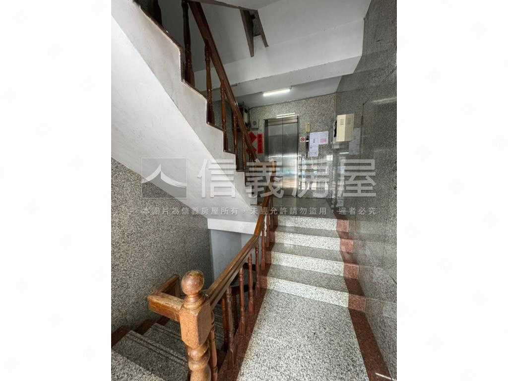 自行設計的家房屋室內格局與周邊環境