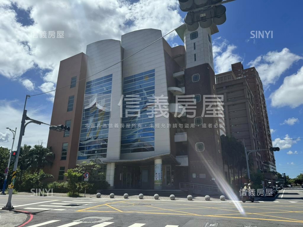 自行設計的家房屋室內格局與周邊環境