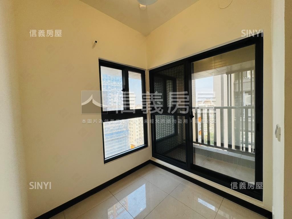 世界花園高樓景觀邊間３房房屋室內格局與周邊環境