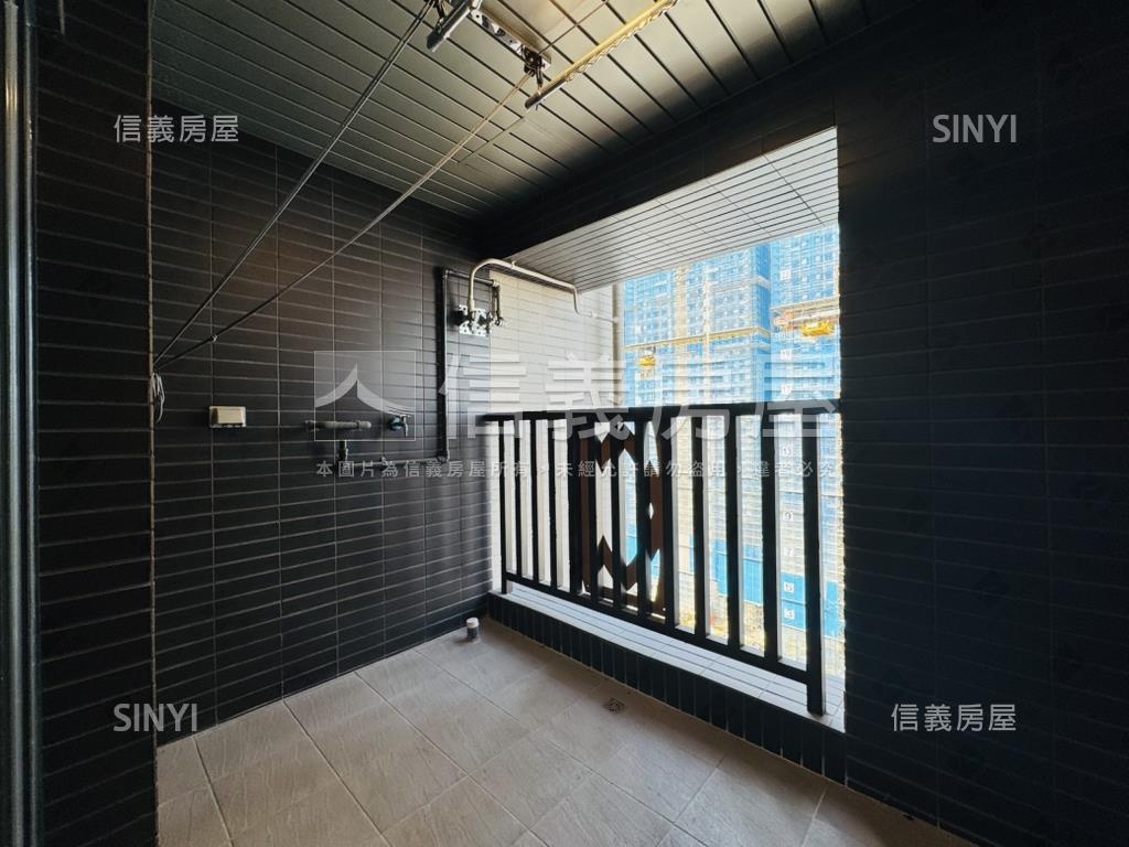 世界花園高樓景觀邊間３房房屋室內格局與周邊環境