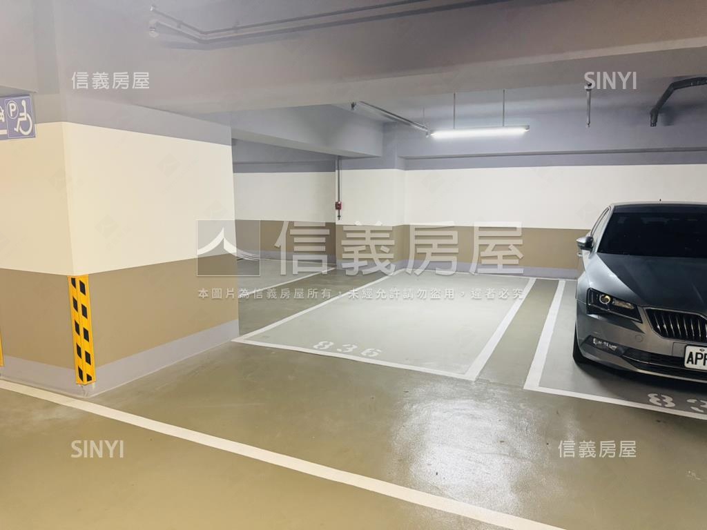 世界花園高樓景觀邊間３房房屋室內格局與周邊環境