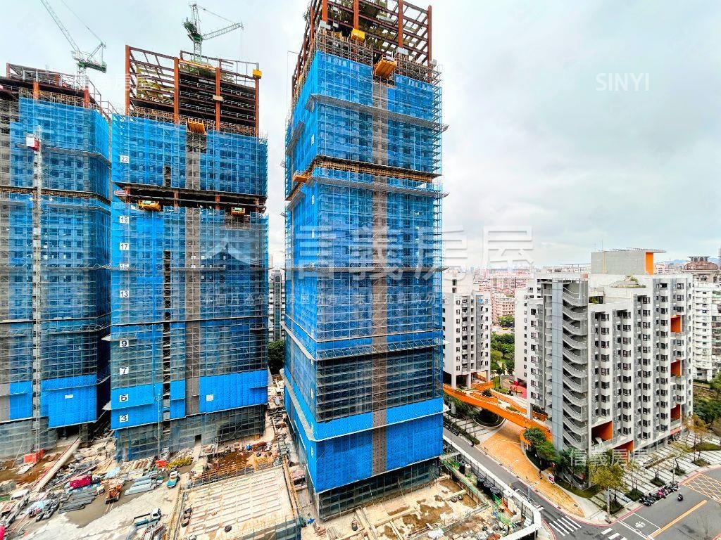 世界花園高樓景觀邊間３房房屋室內格局與周邊環境