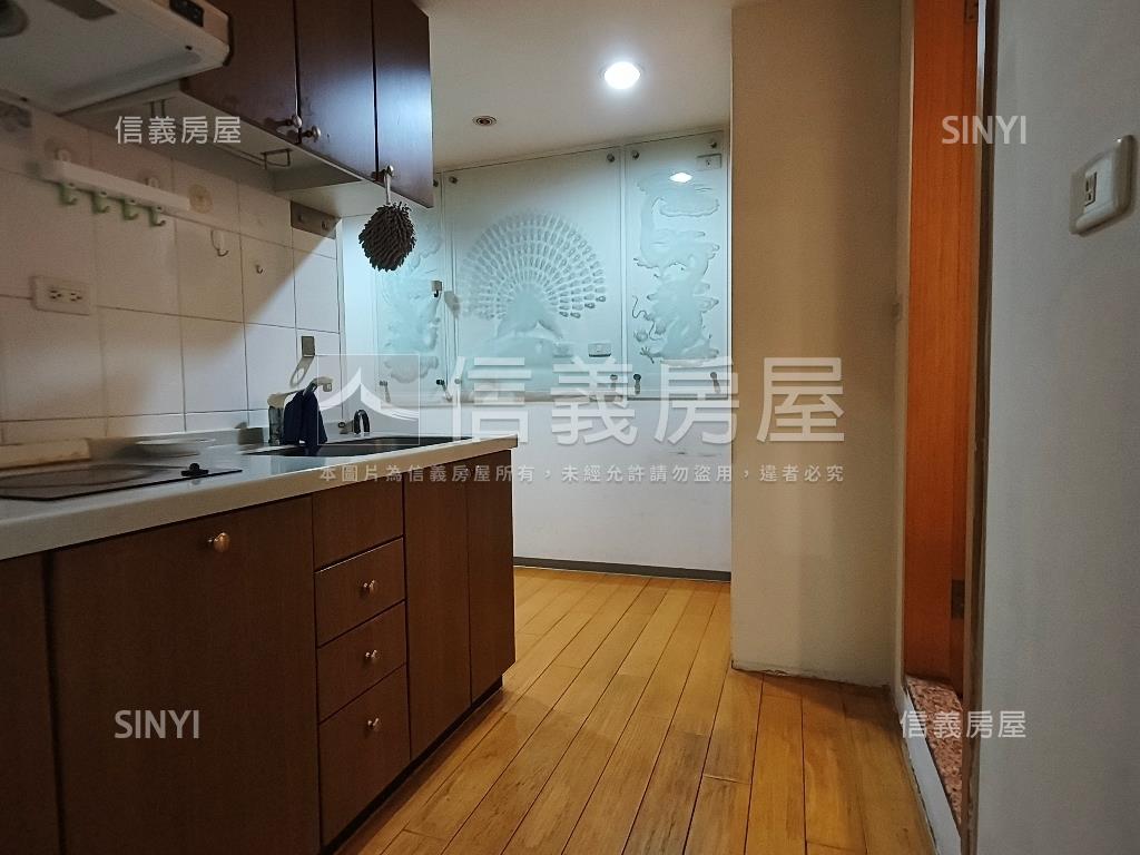 哇賽哇賽哇賽捷運漂亮京王房屋室內格局與周邊環境