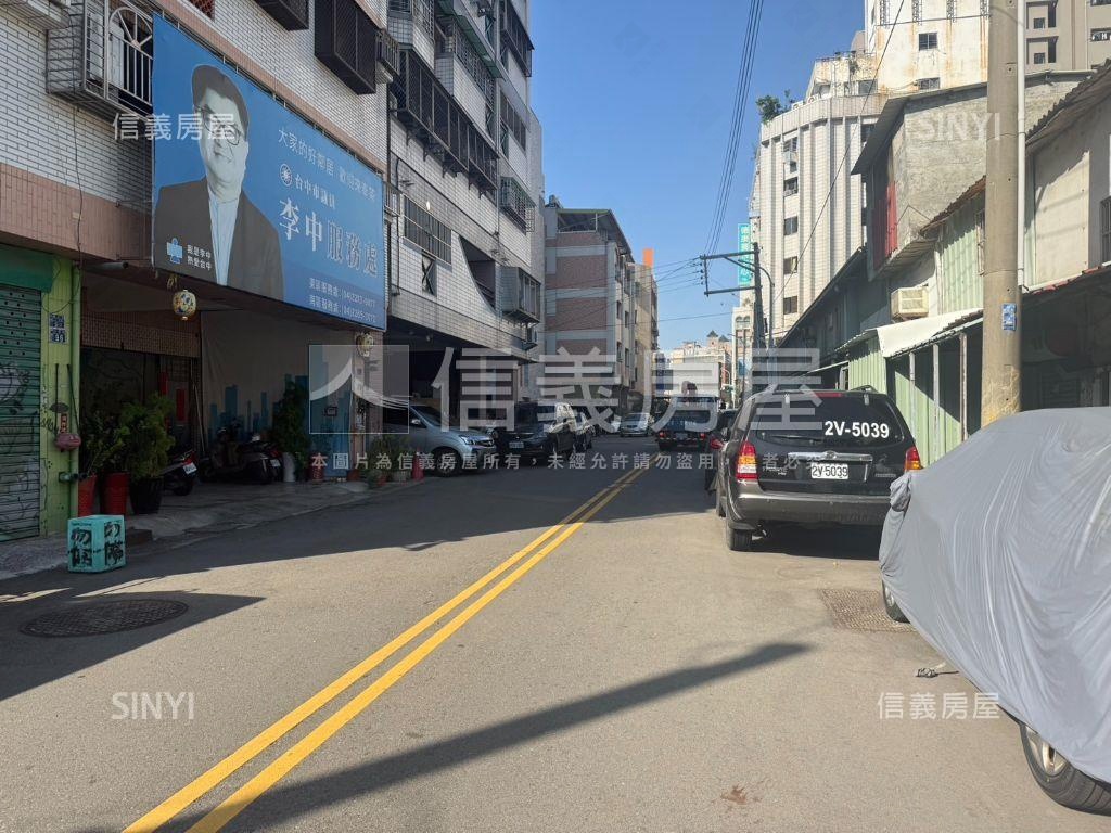 專任近東區進德整合土地Ｂ房屋室內格局與周邊環境