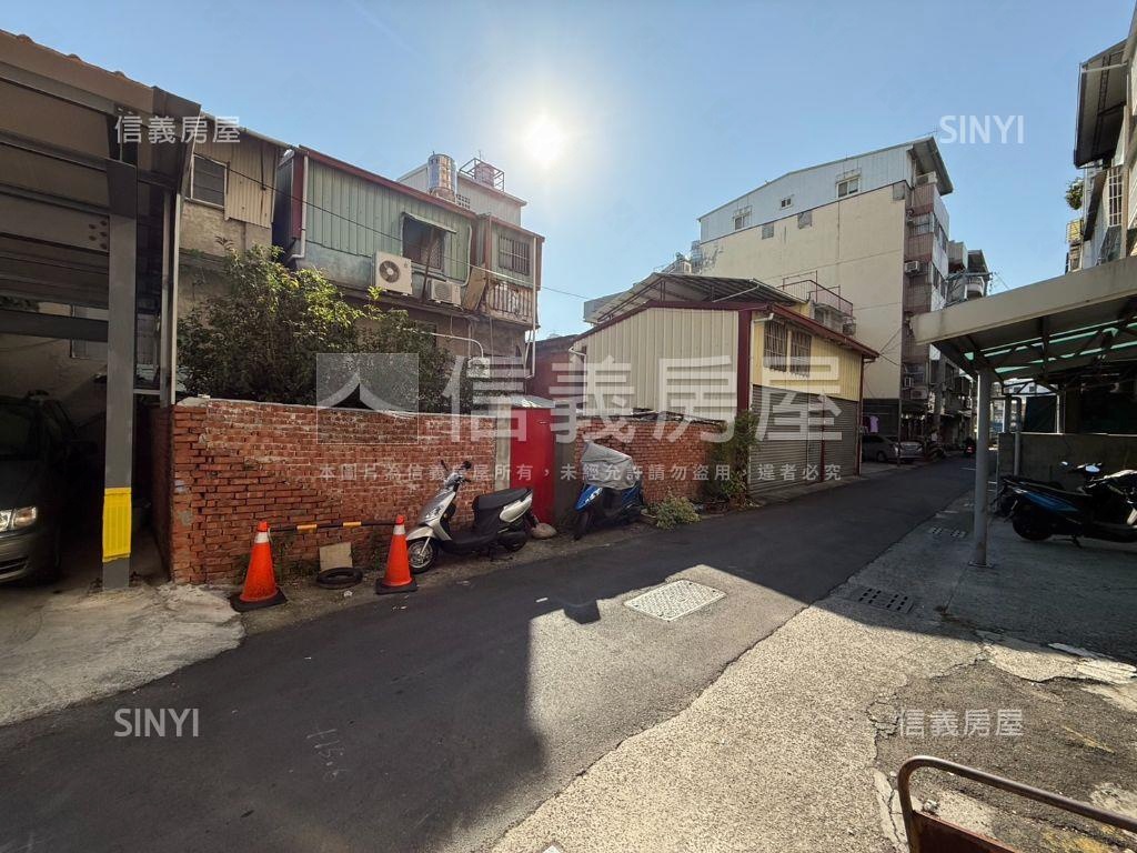 專任近東區進德整合土地Ｂ房屋室內格局與周邊環境