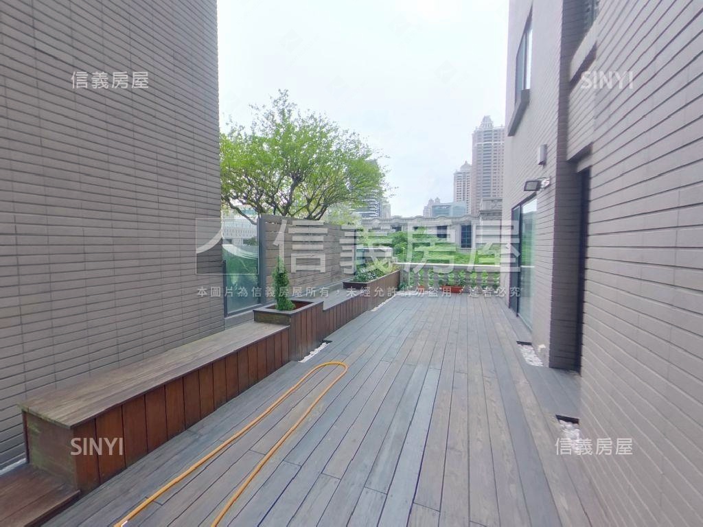 葛里法五世裝潢露臺戶房屋室內格局與周邊環境