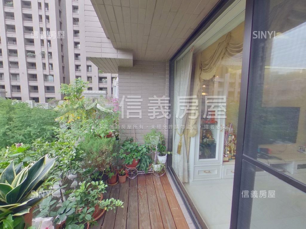 葛里法五世裝潢露臺戶房屋室內格局與周邊環境