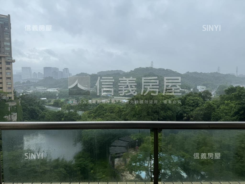 新雪梨優美湖景房屋室內格局與周邊環境