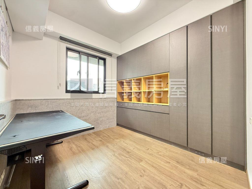 稀有釋出翠御精品三房車位房屋室內格局與周邊環境