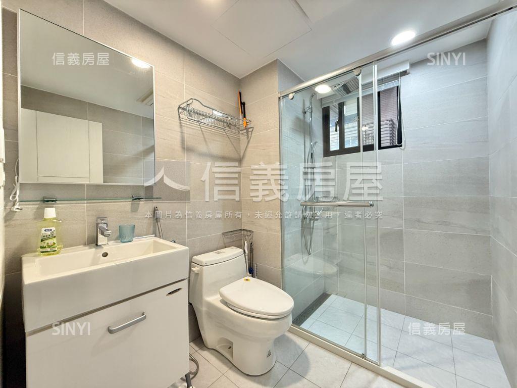 稀有釋出翠御精品三房車位房屋室內格局與周邊環境