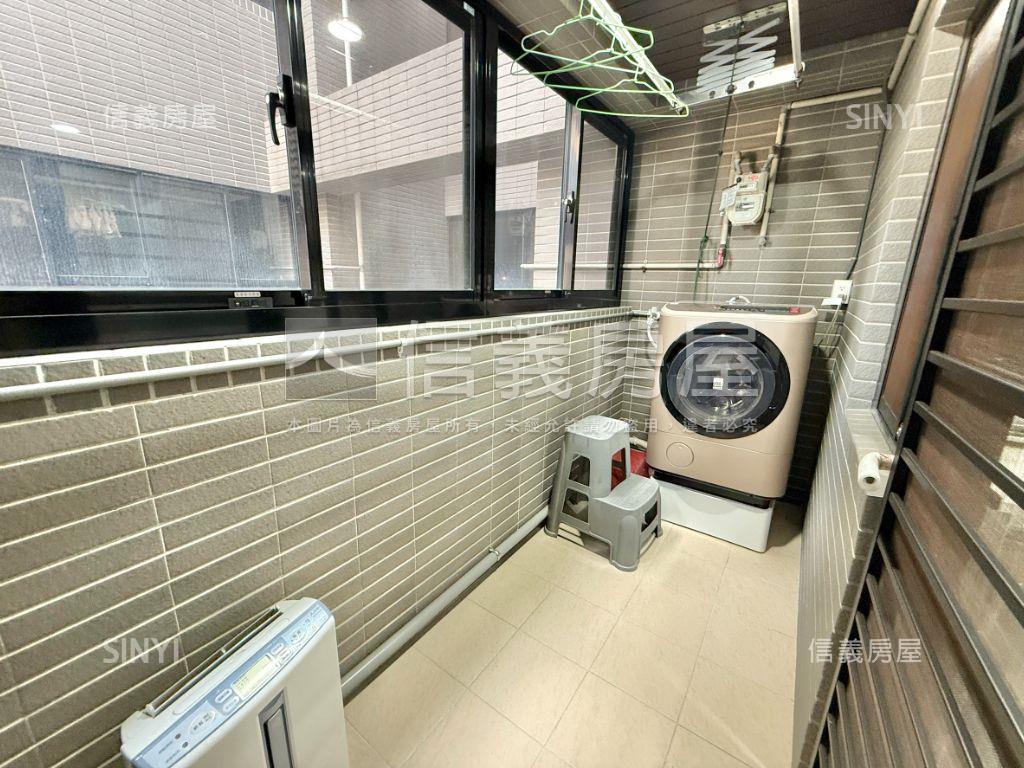 稀有釋出翠御精品三房車位房屋室內格局與周邊環境