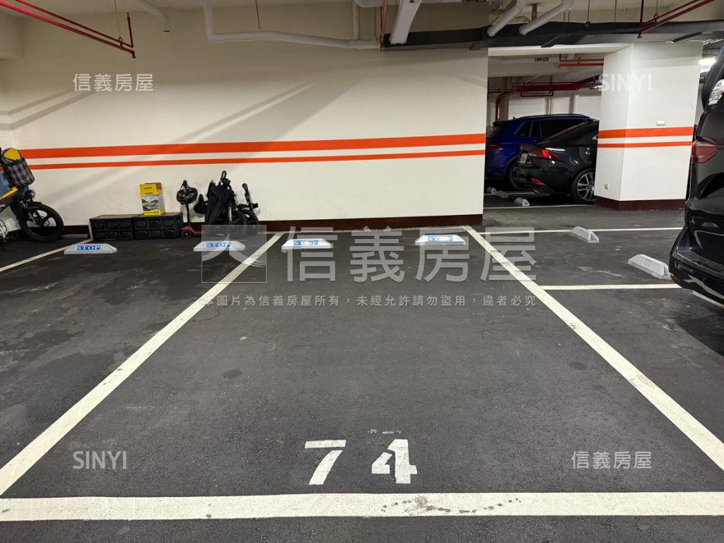 稀有釋出翠御精品三房車位房屋室內格局與周邊環境