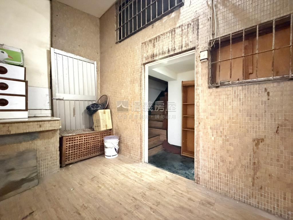 八德一路無公設收租金店面房屋室內格局與周邊環境
