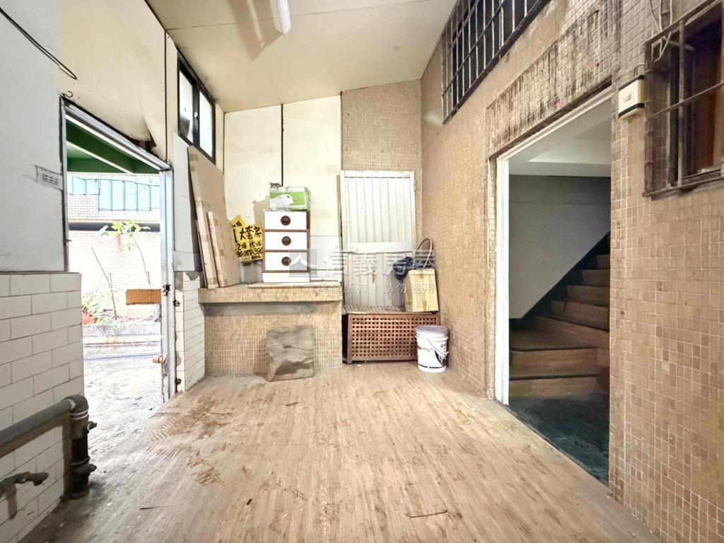 八德一路無公設收租金店面房屋室內格局與周邊環境