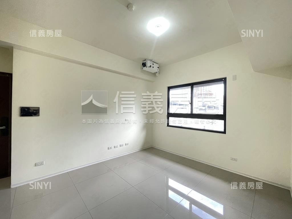 西園町三房車位房屋室內格局與周邊環境