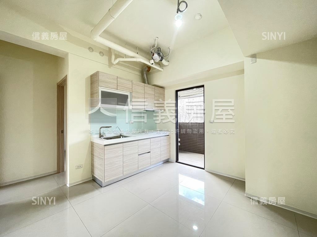 西園町三房車位房屋室內格局與周邊環境