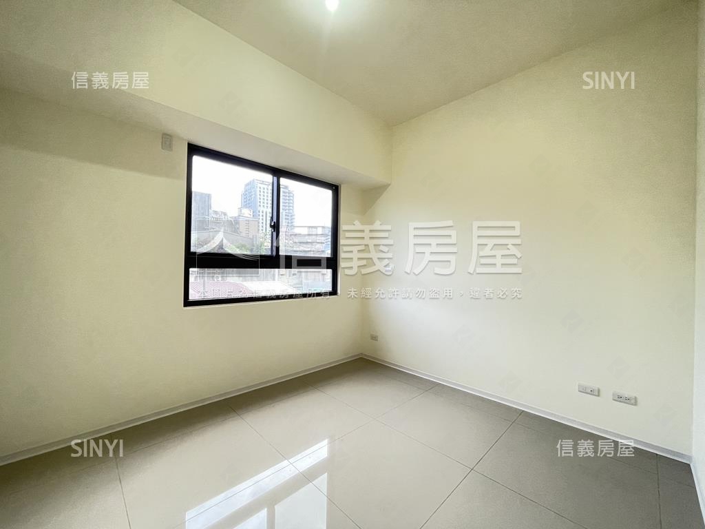 西園町三房車位房屋室內格局與周邊環境