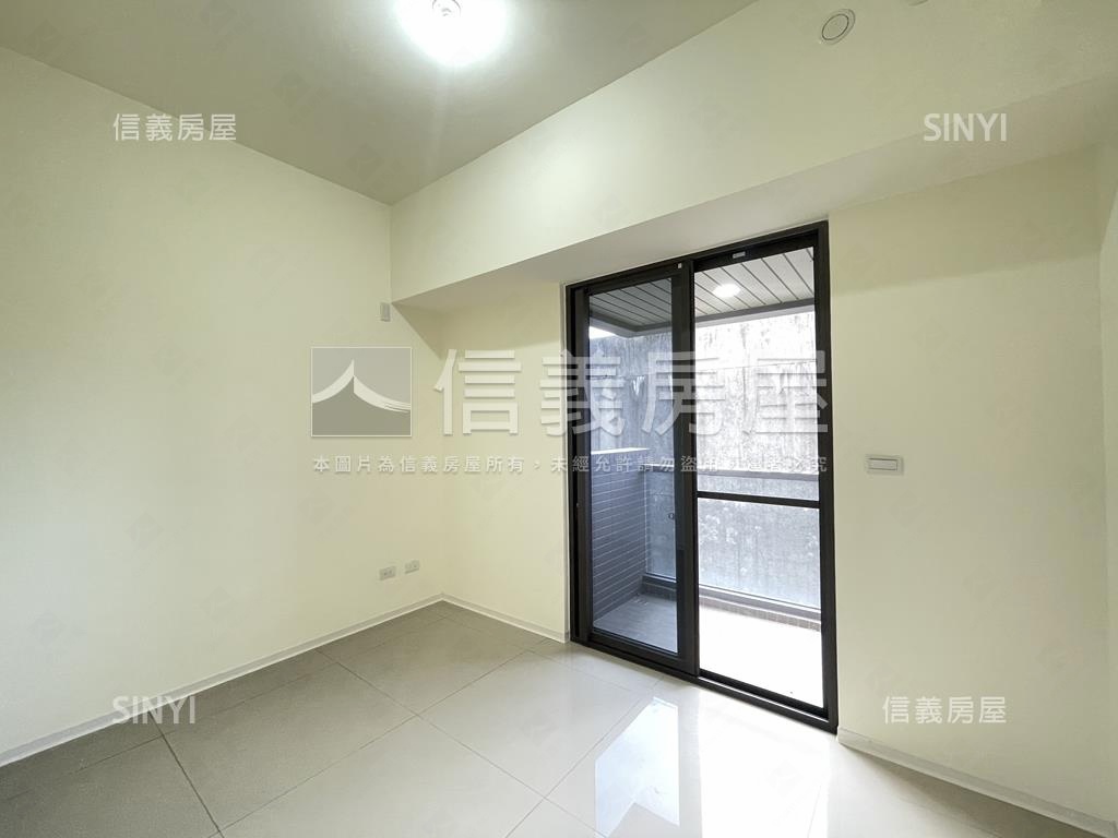 西園町三房車位房屋室內格局與周邊環境