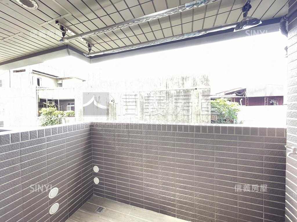 西園町三房車位房屋室內格局與周邊環境