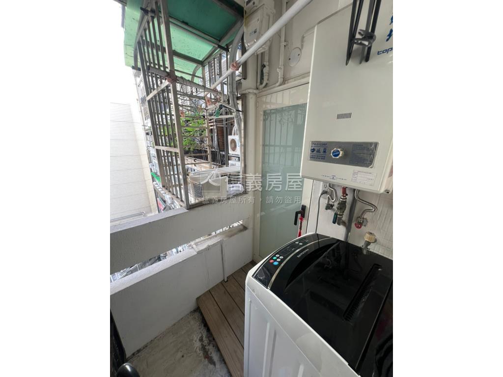 忠孝敦化電梯美兩房房屋室內格局與周邊環境