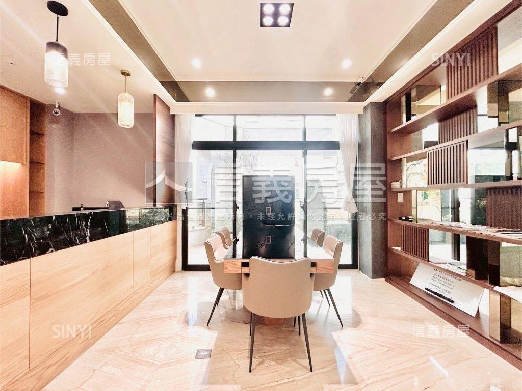 專任巨誠帝苑角間電梯店面房屋室內格局與周邊環境