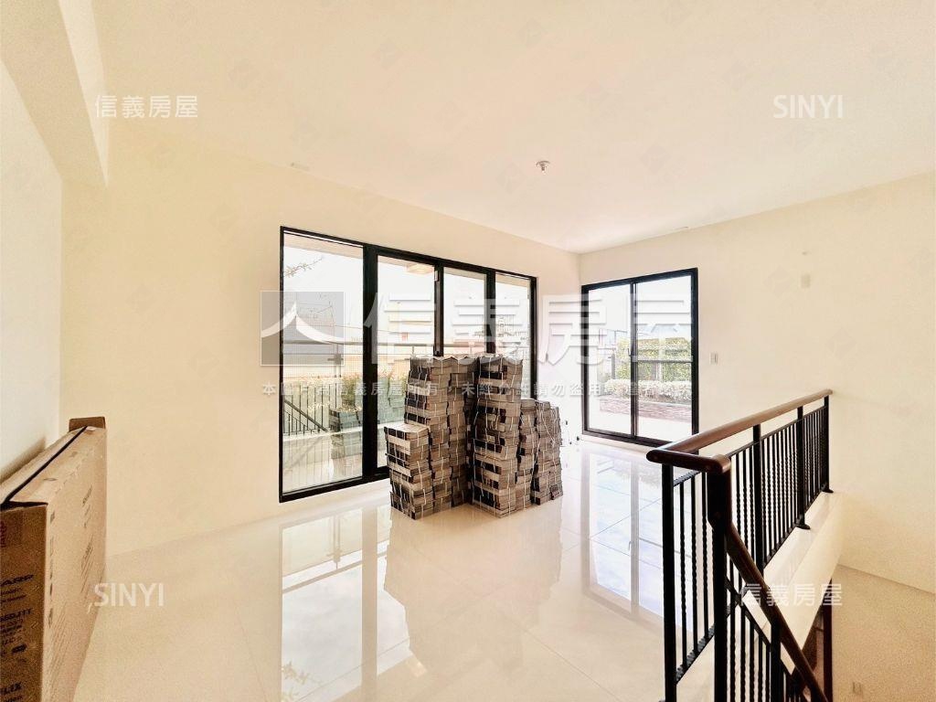 專任巨誠帝苑角間電梯店面房屋室內格局與周邊環境