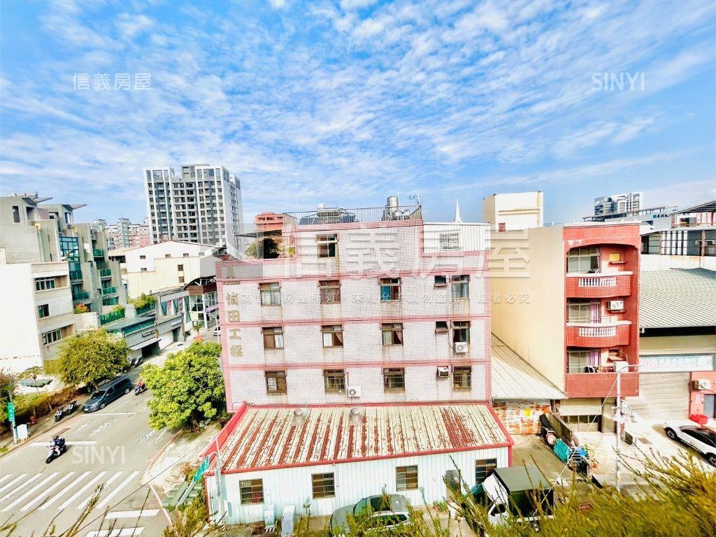 專任巨誠帝苑角間電梯店面房屋室內格局與周邊環境