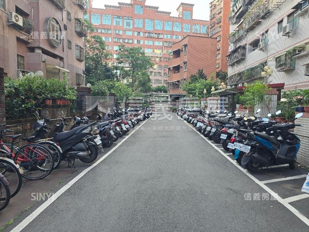 台北書鄉。景觀三房。圓夢房屋室內格局與周邊環境