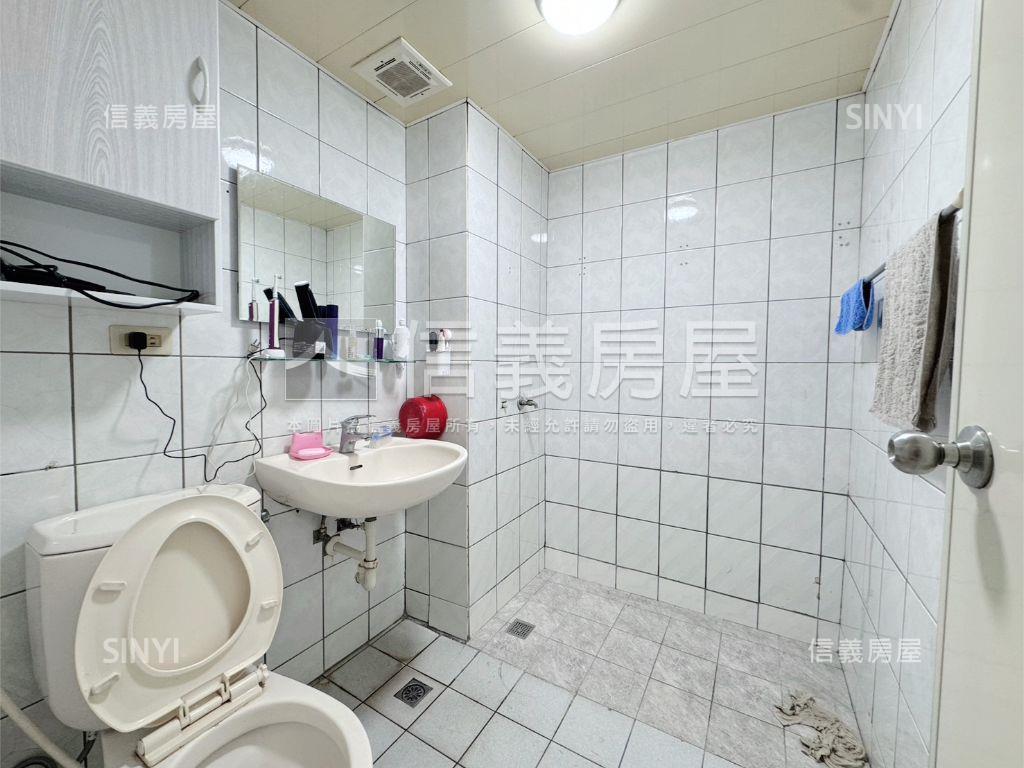 近未來捷運站電梯美三房房屋室內格局與周邊環境