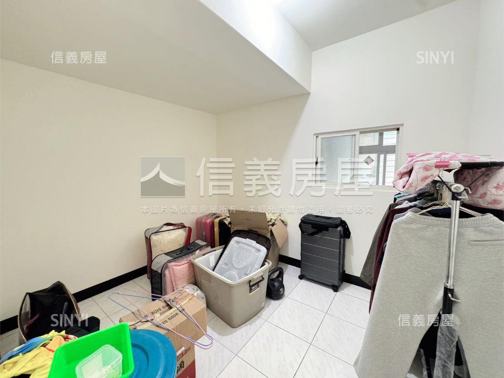 近未來捷運站電梯美三房房屋室內格局與周邊環境