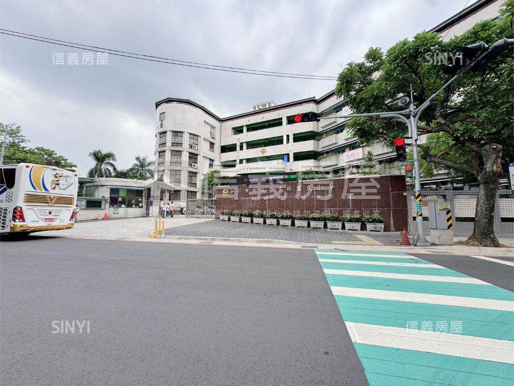 復興名門☆電梯美三房房屋室內格局與周邊環境