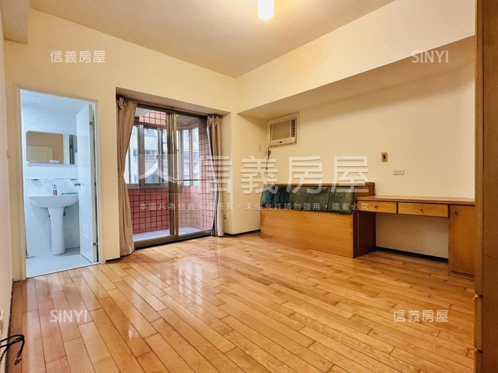 景安名人４房大車位房屋室內格局與周邊環境