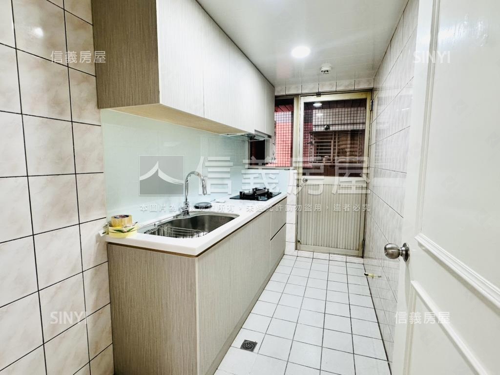 景安名人４房大車位房屋室內格局與周邊環境