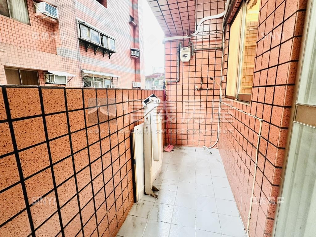 景安名人４房大車位房屋室內格局與周邊環境