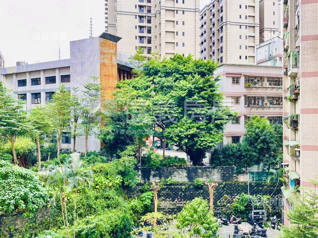 景安名人４房大車位房屋室內格局與周邊環境