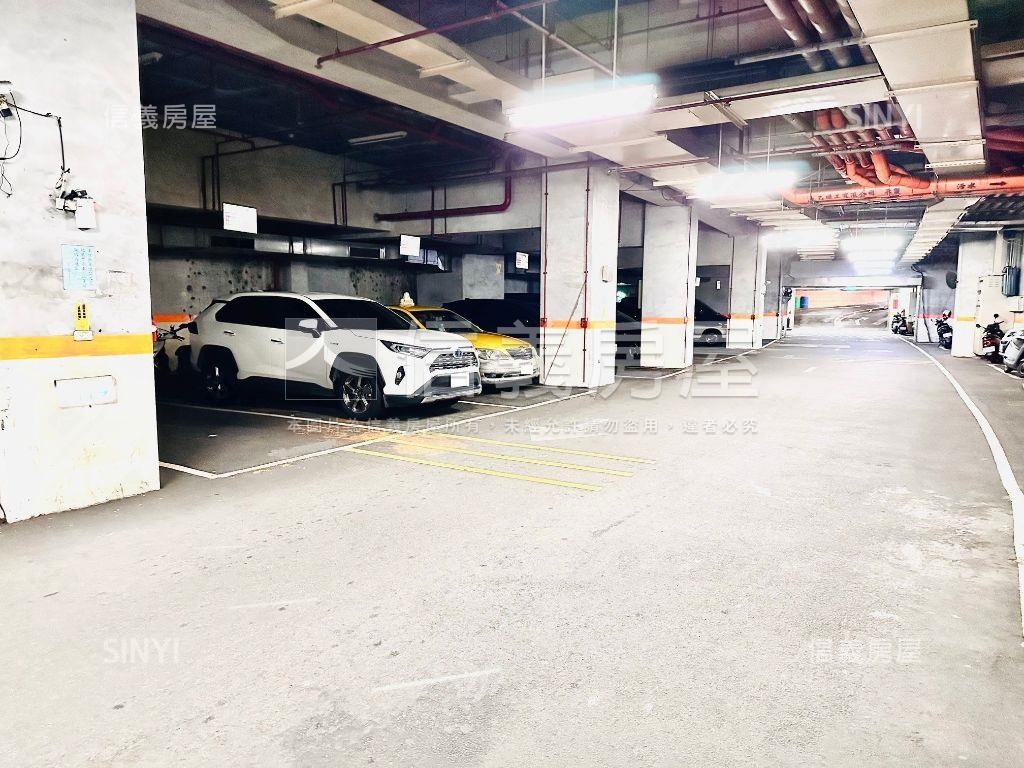 景安名人４房大車位房屋室內格局與周邊環境