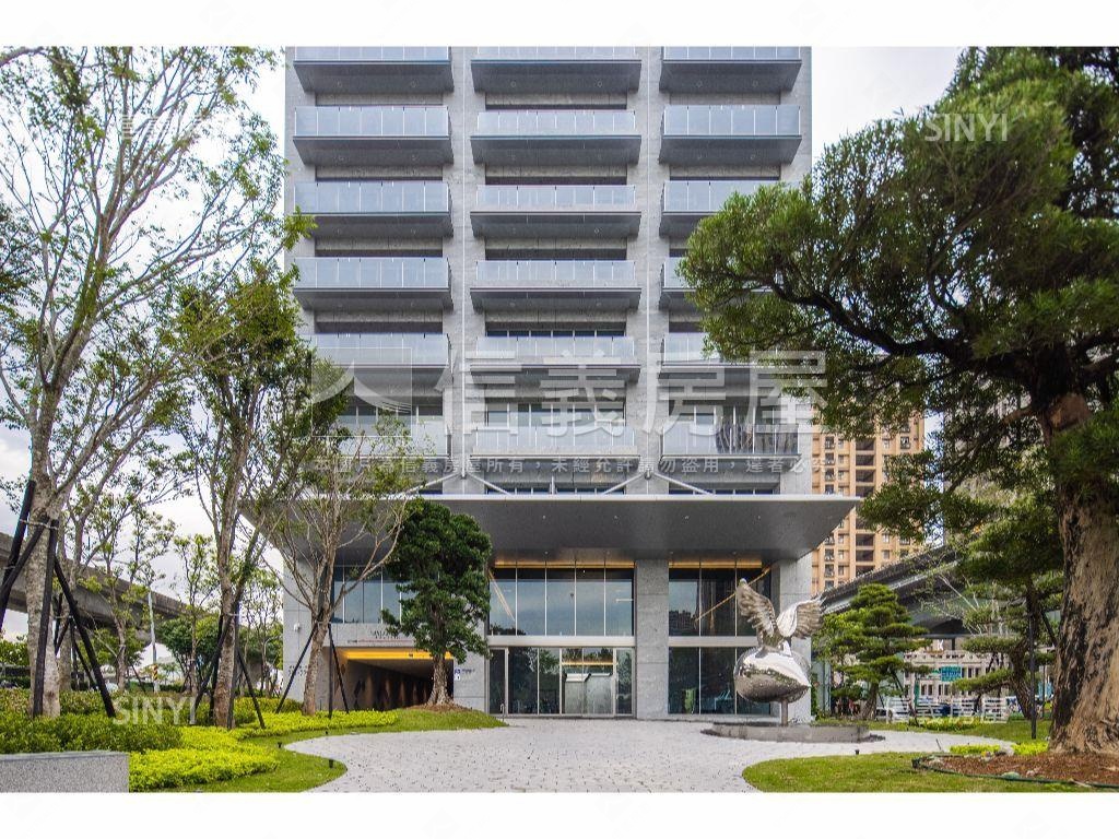 中悦寰宇一號高樓頂辦兩戶房屋室內格局與周邊環境