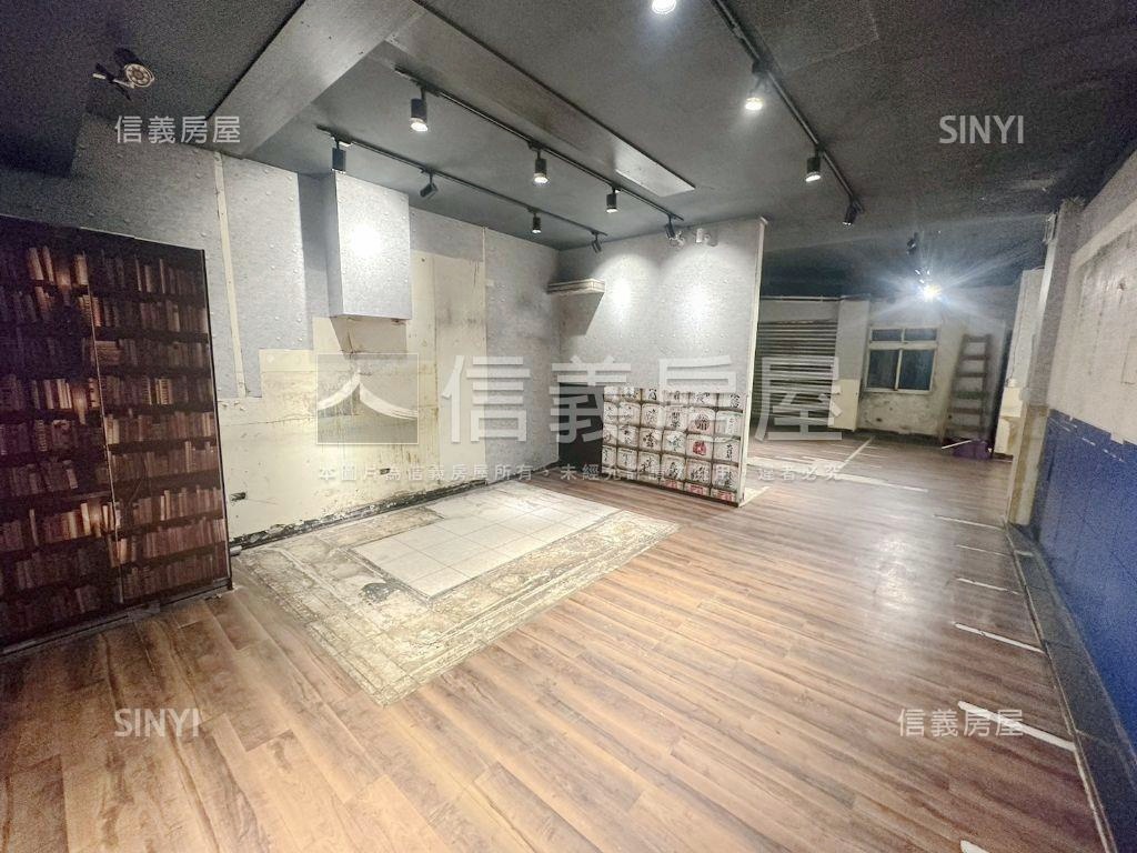 文化路稀有寬面大店面房屋室內格局與周邊環境