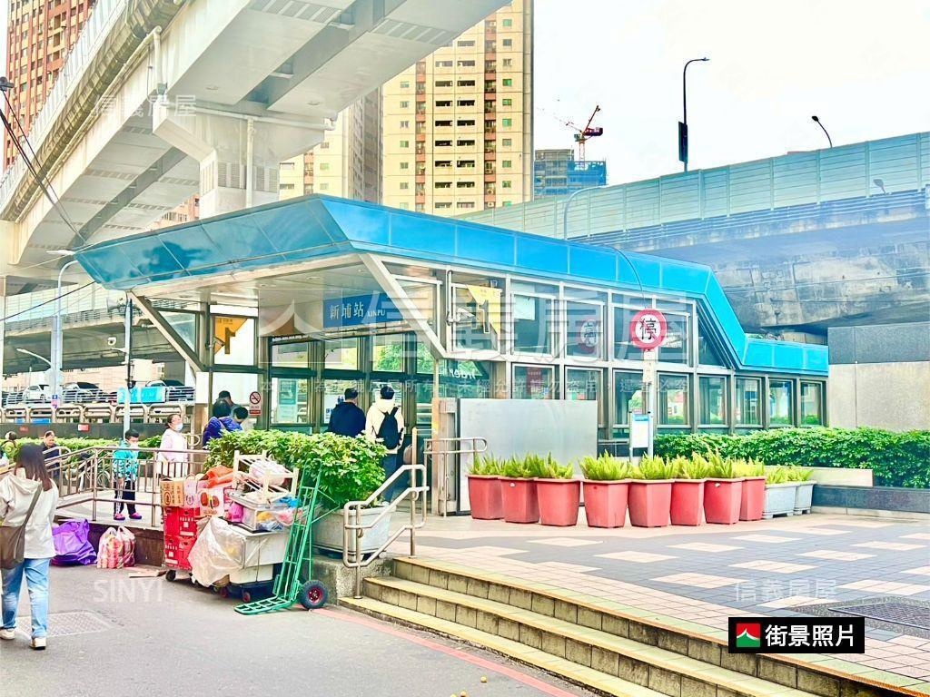 文化路稀有寬面大店面房屋室內格局與周邊環境