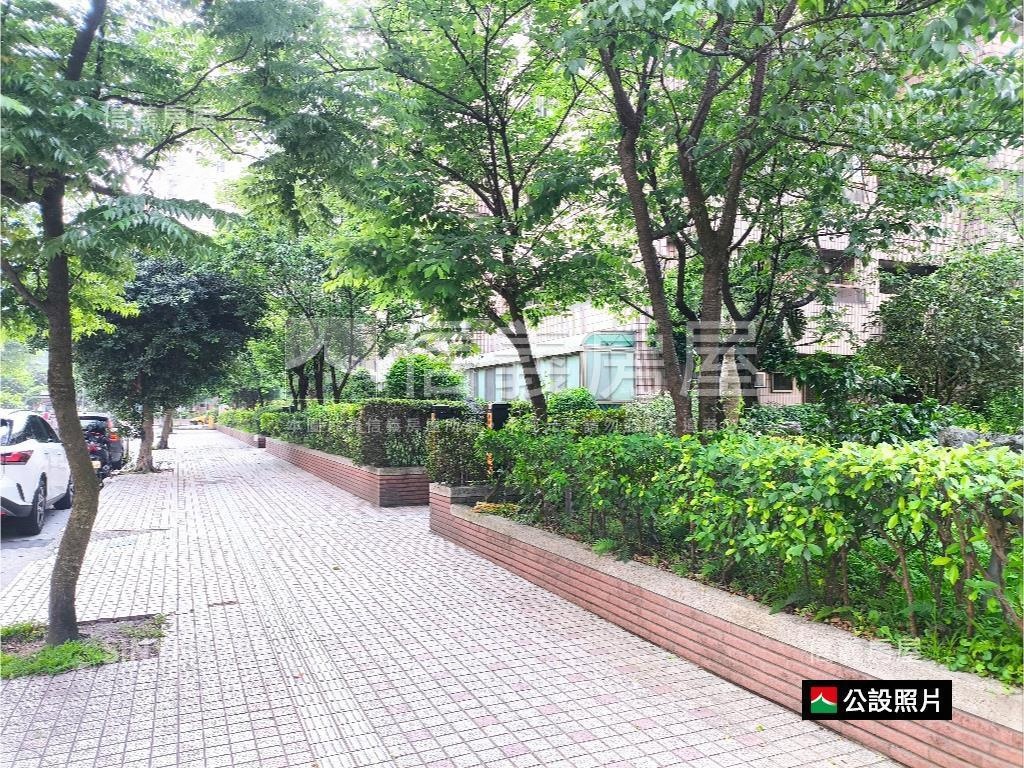 登峰天廈高樓景觀房屋室內格局與周邊環境