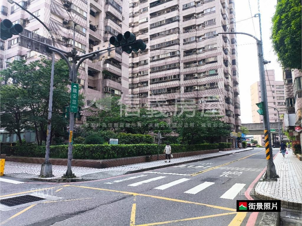 登峰天廈高樓景觀房屋室內格局與周邊環境