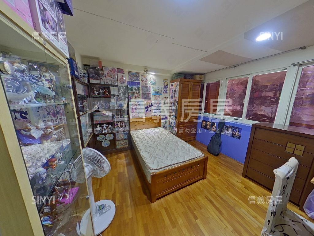 南勢角漂亮四房坡平車位房屋室內格局與周邊環境