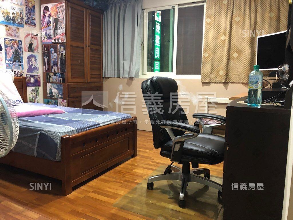 南勢角漂亮四房坡平車位房屋室內格局與周邊環境