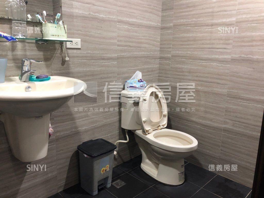 南勢角漂亮四房坡平車位房屋室內格局與周邊環境