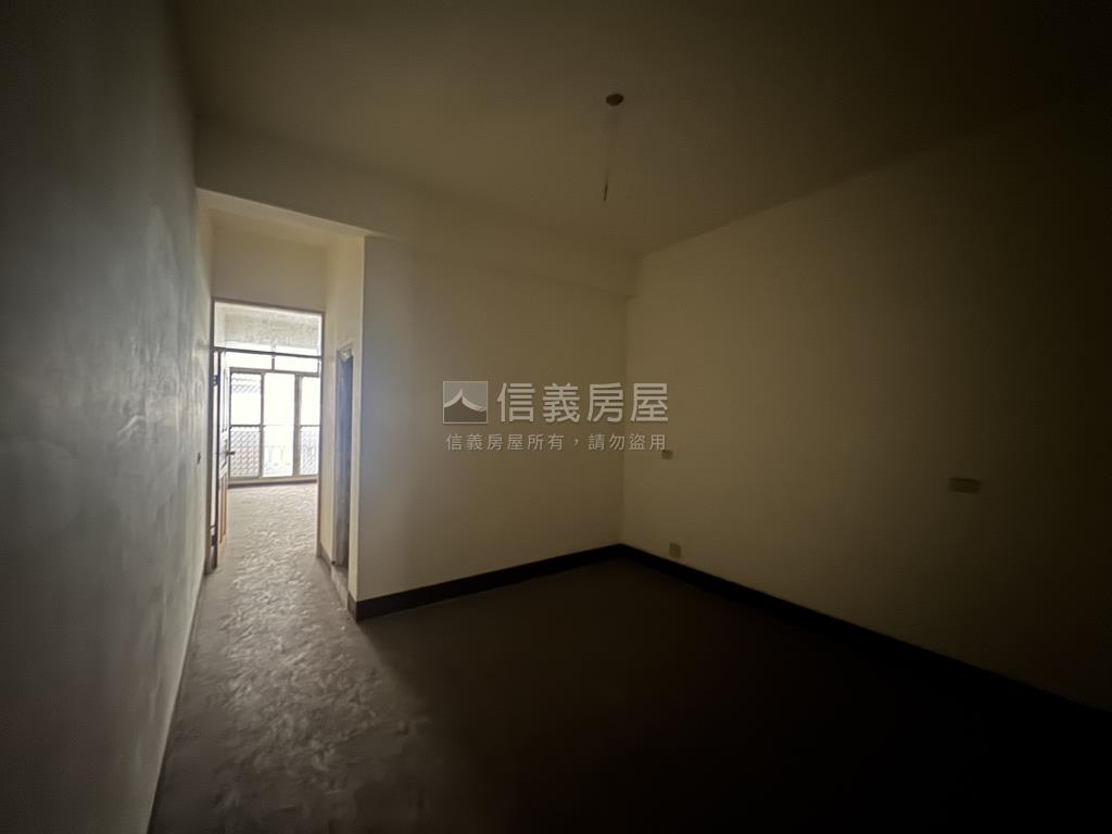 近漢銘彰興９米路美透天！房屋室內格局與周邊環境