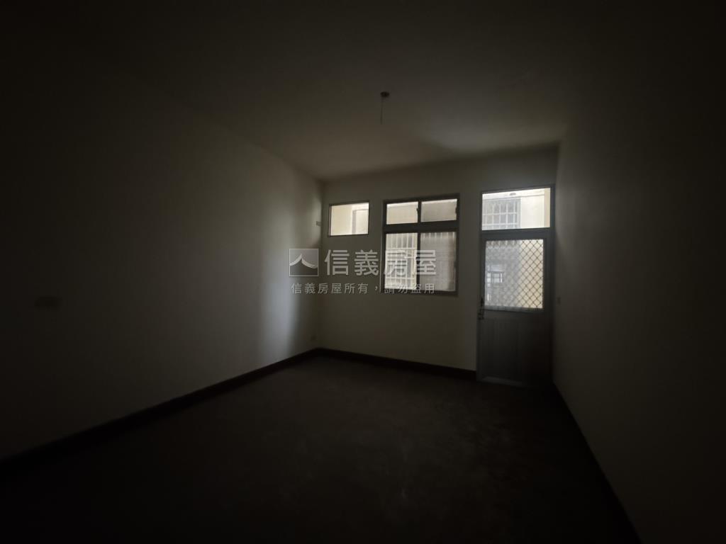 近漢銘彰興９米路美透天！房屋室內格局與周邊環境