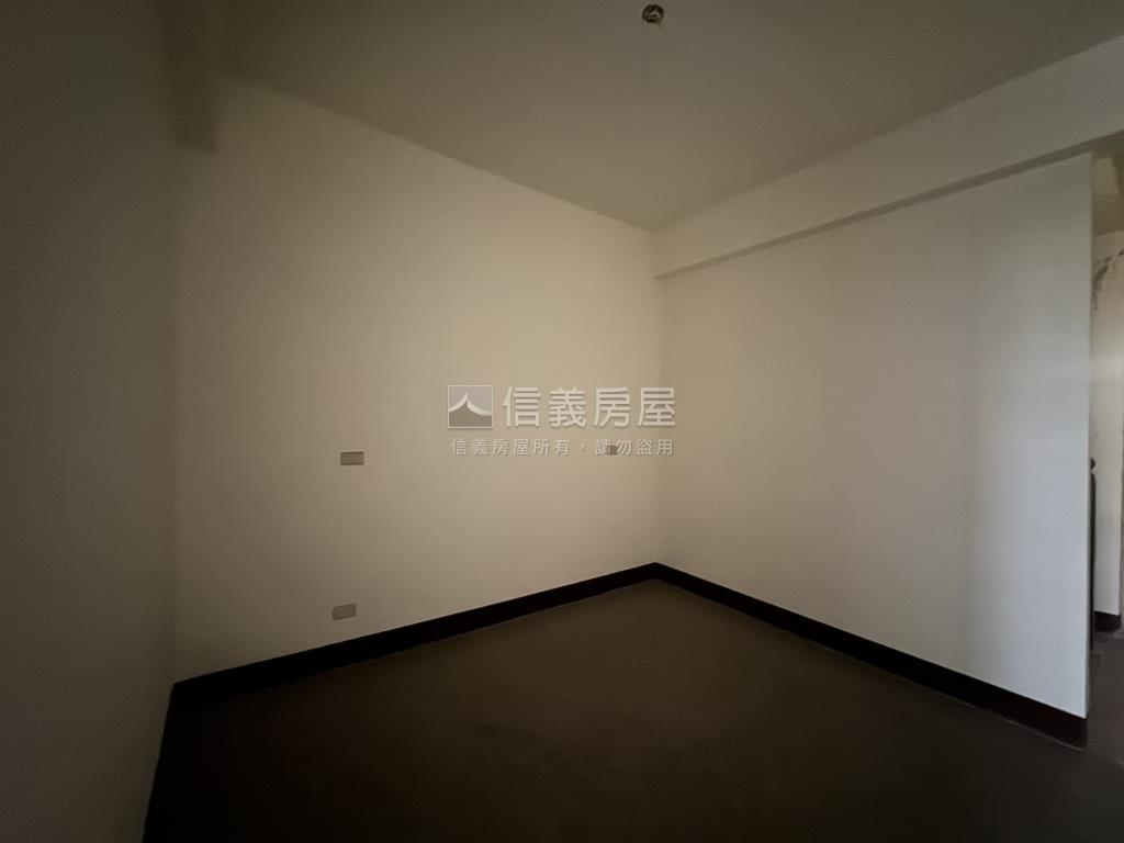 近漢銘彰興９米路美透天！房屋室內格局與周邊環境