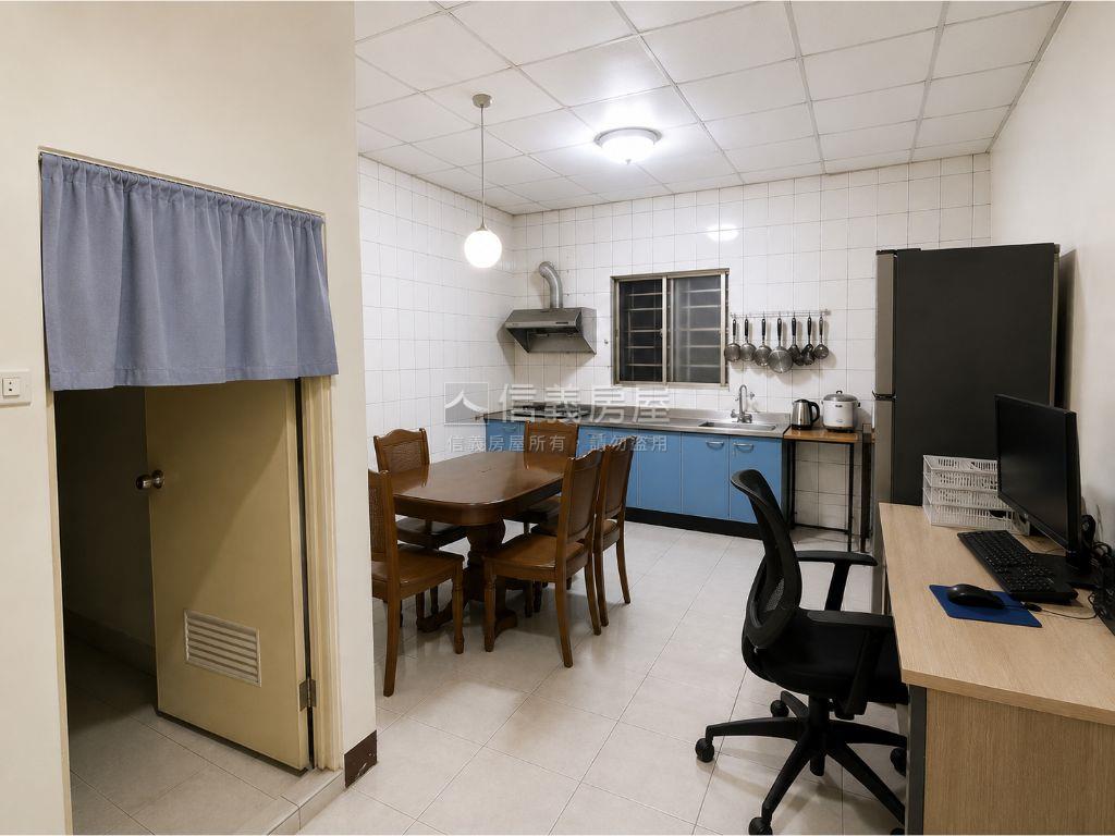 文心南路旁透天房屋室內格局與周邊環境