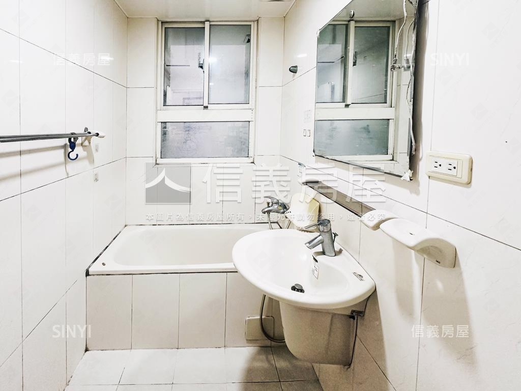 超少賣！稀有三面採光高樓房屋室內格局與周邊環境